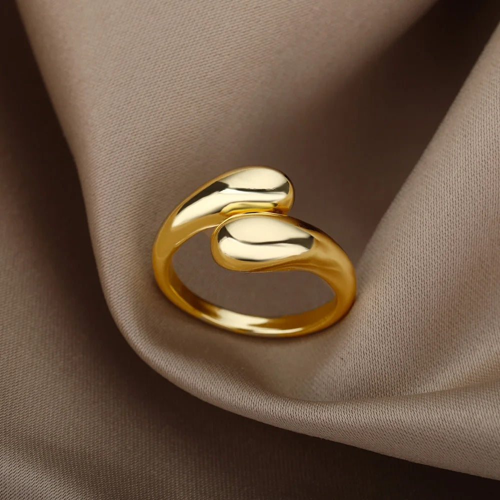 double ring in gold color