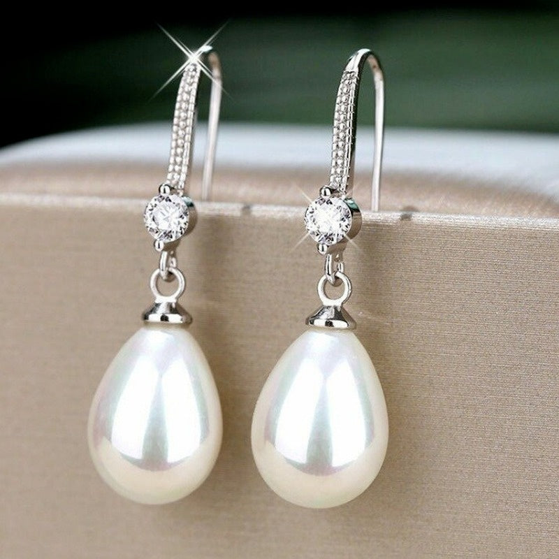 Handmade shimmering natural pearl earrings